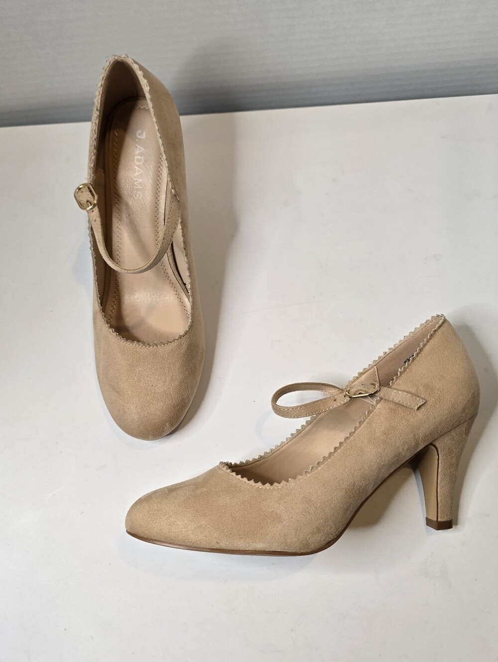 Honey J. Adams Mary Jane Pumps Size 10